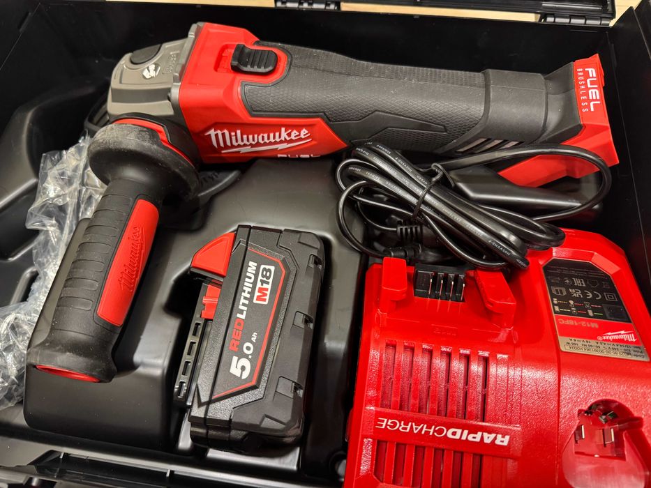 НОВ Акумулаторен ъглошлайф Milwaukee M18FSAG125X батерия зарядно куфар