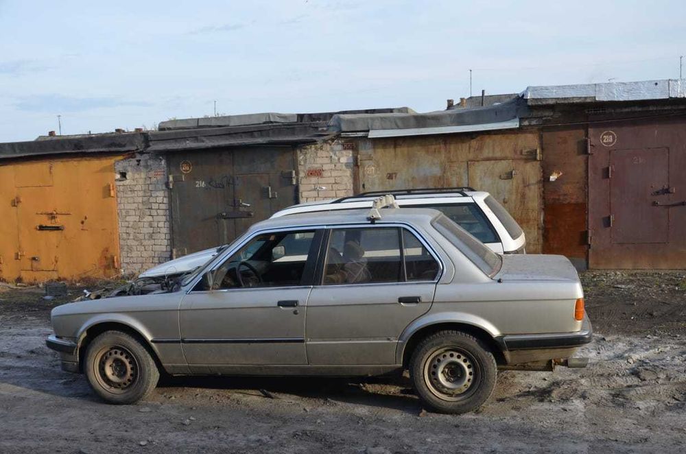 Продам bmw e30 1987 года