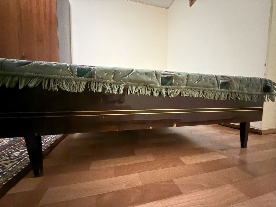 срочно продам двуспальную кровать
