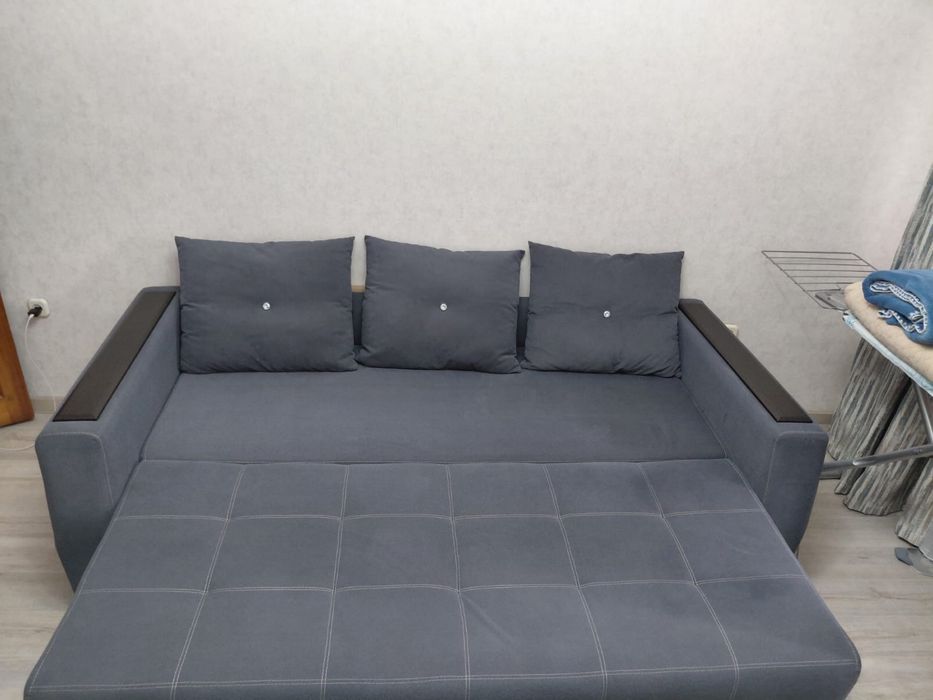 Продается диван в хорошем состоянии