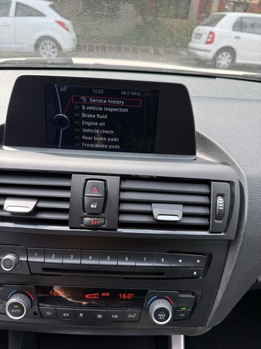 Vand BMW 114d manual avariat distributie/ambreiaj/volanta schimbate
