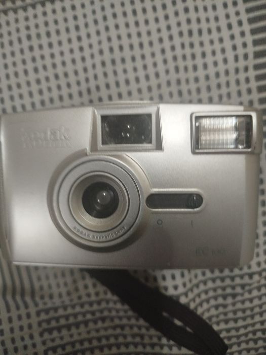 Продавам фотоапарат кодак
