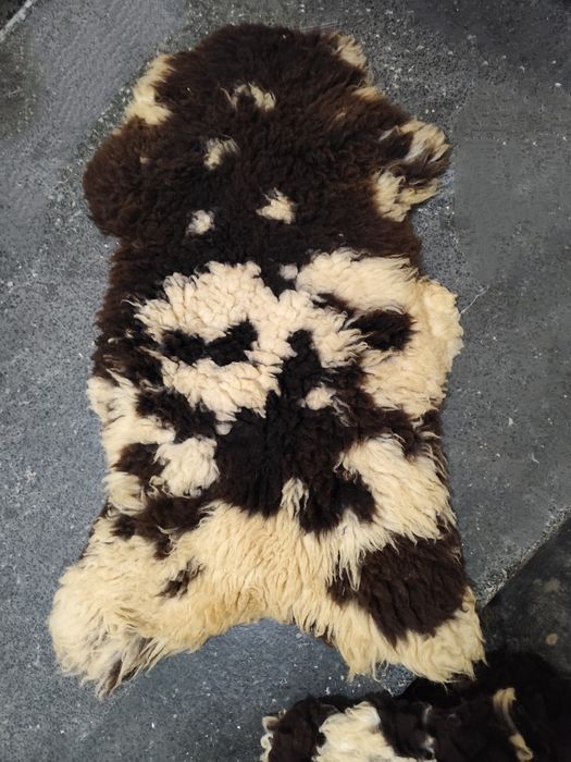 Овча кожа  килим дълъг косъм кукерски костюм
