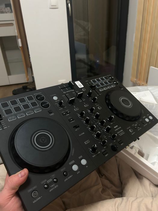 DJ контролер Pioneer DJ DDJ-FLX4