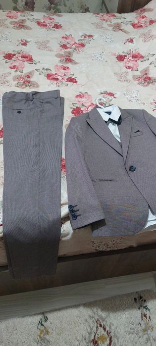 Costum băieti 10-12 ani