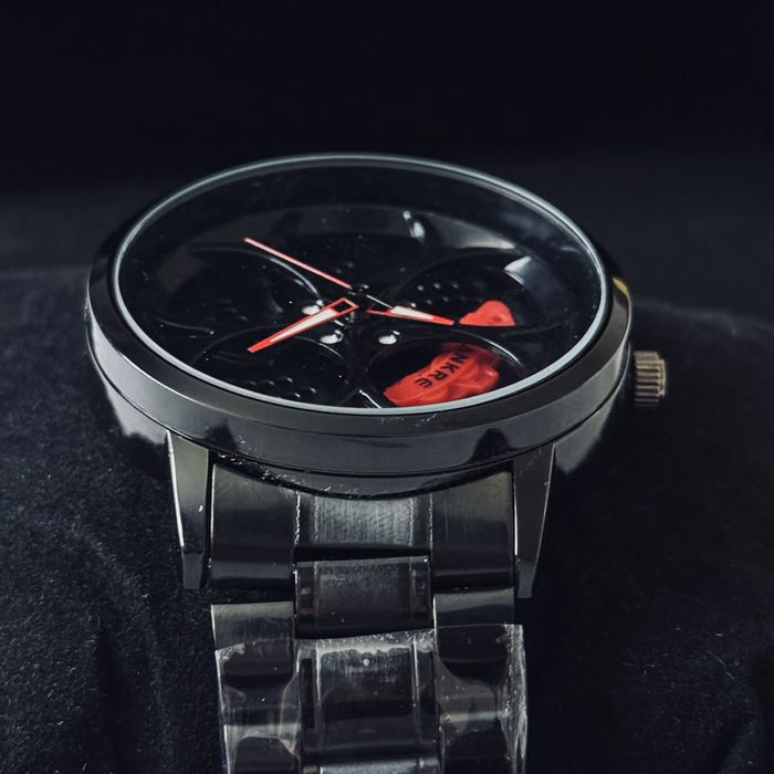 Часы чёрные гоночные