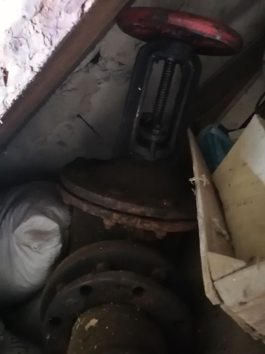 Задвижка чугунная 150 с фланцем