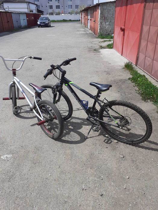Două biciclete de vânzare
