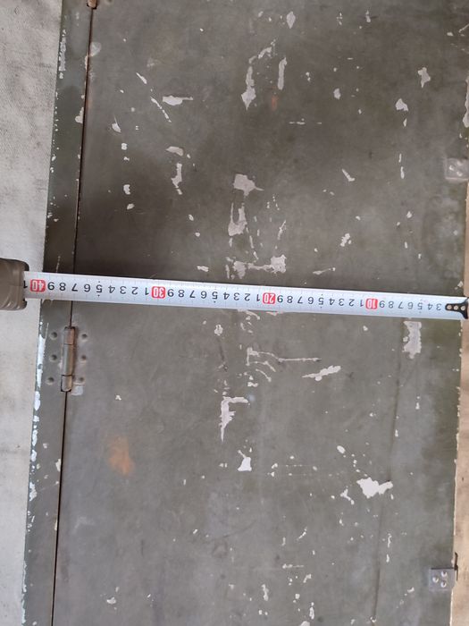 Инструментальный ящик в авто.