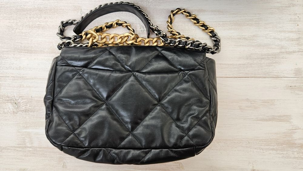 Chanel 19 handbag
