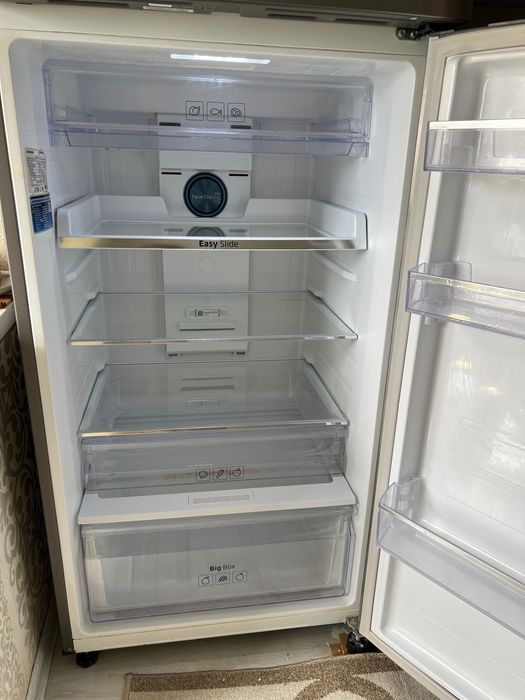 Холодильник Samsung