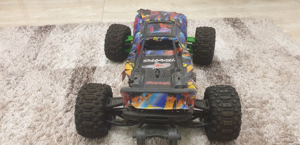 Traxxas maxx v2 4s цена до края на месеца