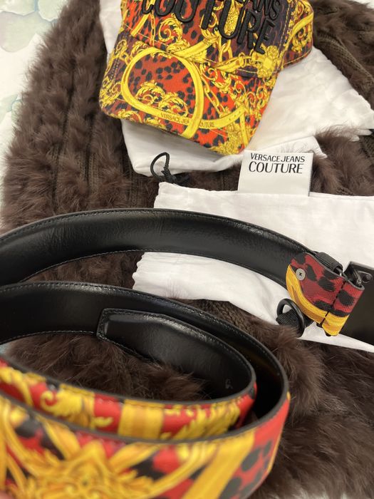 Оригинални шапка и колан Versace Jeans Couture