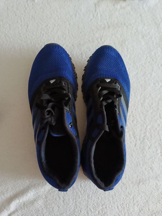 Продам кроссовки адидас