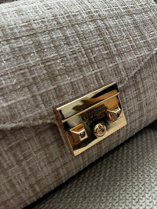 Дамска чанта Guess