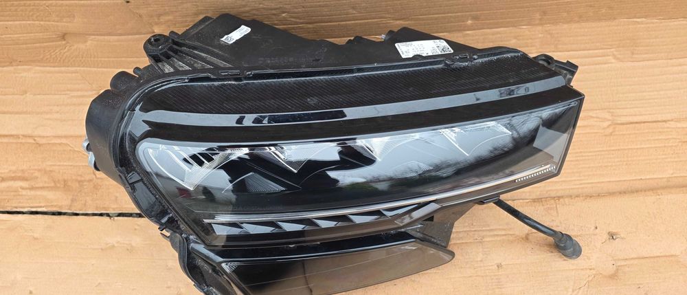 Far dreapta LED Skoda Karoq Facelift 2022 / 2023 2024