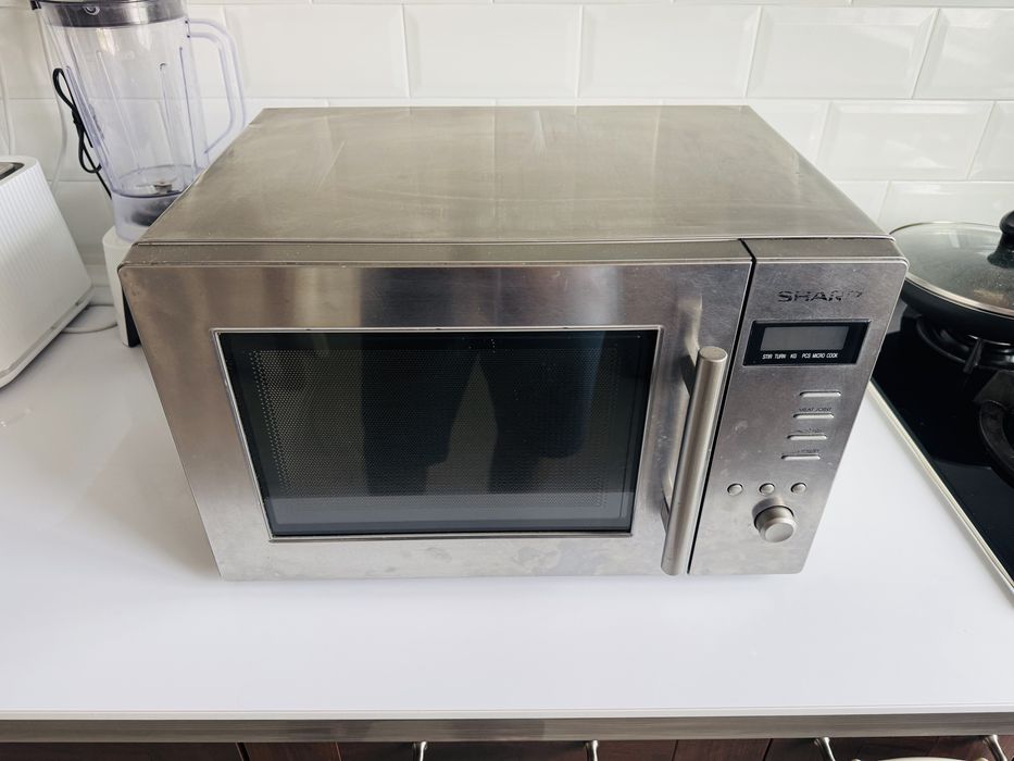 Cuptor cu microunde Sharp  R-25STM