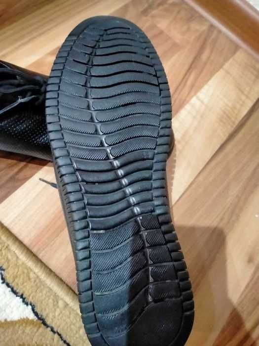 В продаже турецкие туфли