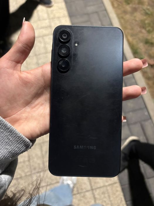 Samsung galaxy a16.