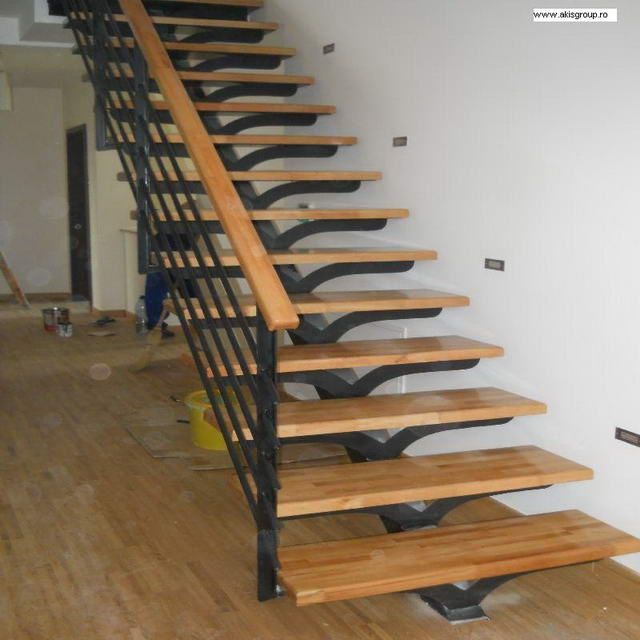 Porți, balustrade,scări interioare sau exterioare (confecții metalice)