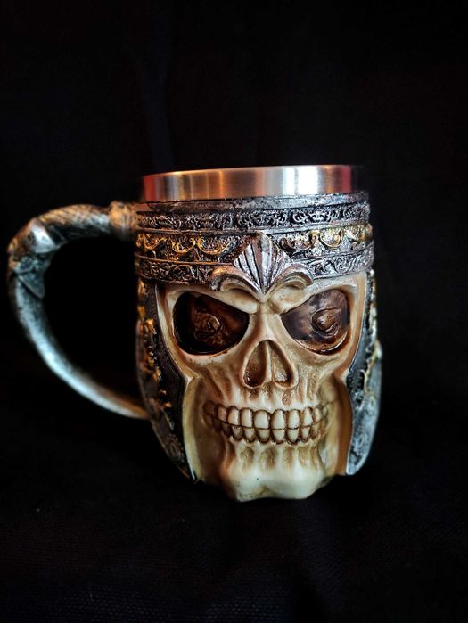 Чаши и халби метъл / готик с черепи, дракони или вълци