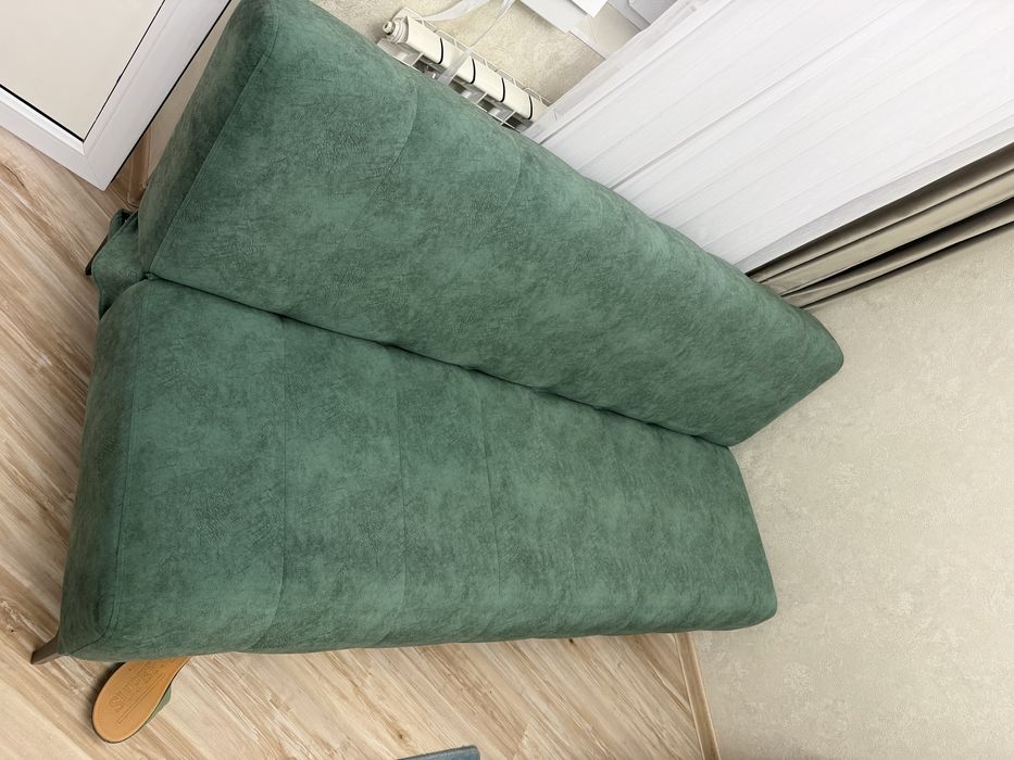 Продам почти новый диван