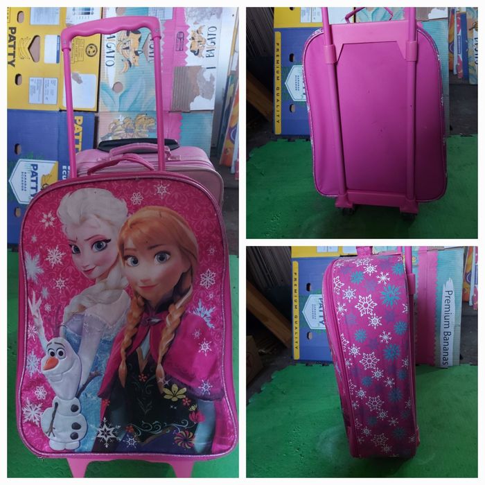 Продам детские чемоданы для девочек