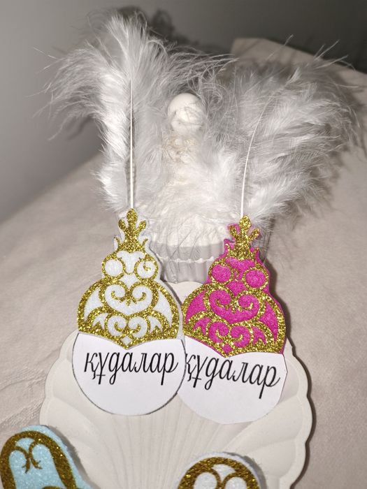 Значки құдалар төсбелгі