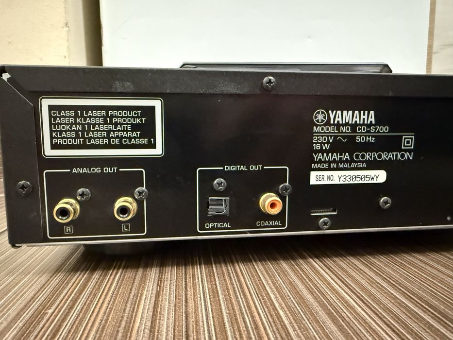 Yamaha CD-S700 Качествен Player