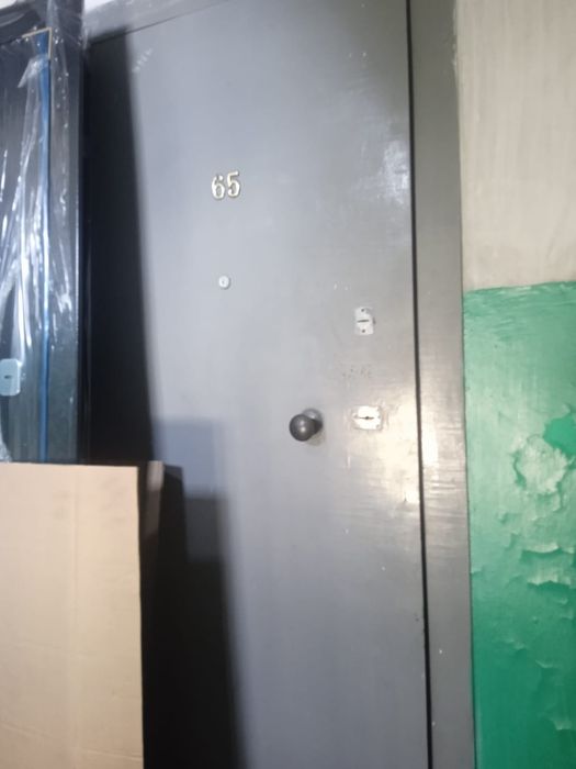 Продам железную дверь