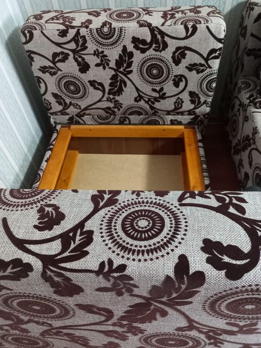 Продам диван в отличном состоянии