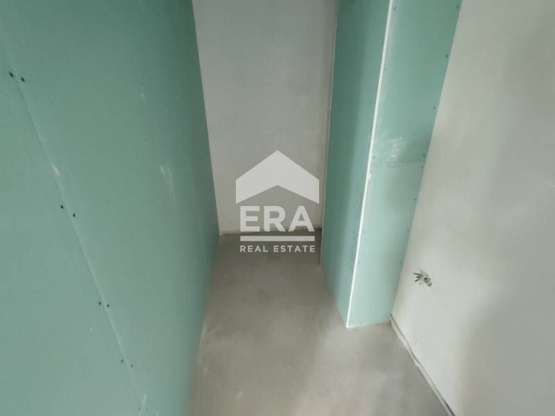 Продава се Тристаен апартамент в Варна, Операта - 108 кв.м за 1991 €/кв.м - Снимка #8