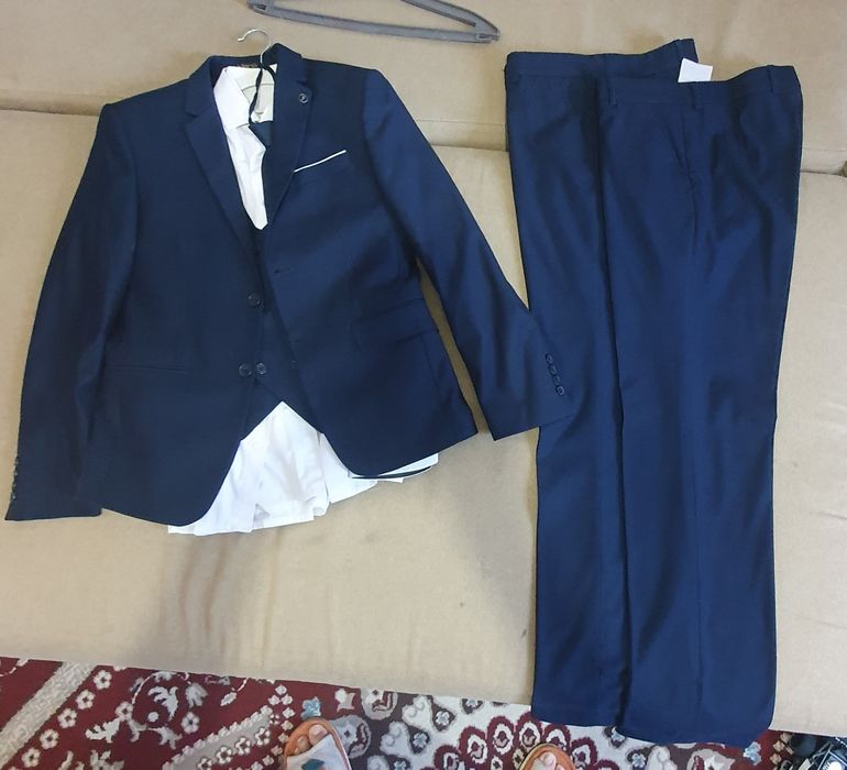 Школьная форма DE.MARTINO костюм,жакет, 2 брюки