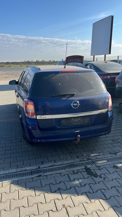 Dezmembram Opel Astra H 1.9 diesel din 2007