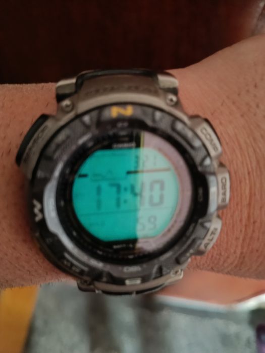 Часовник Casio Pro Trek PRG-240T