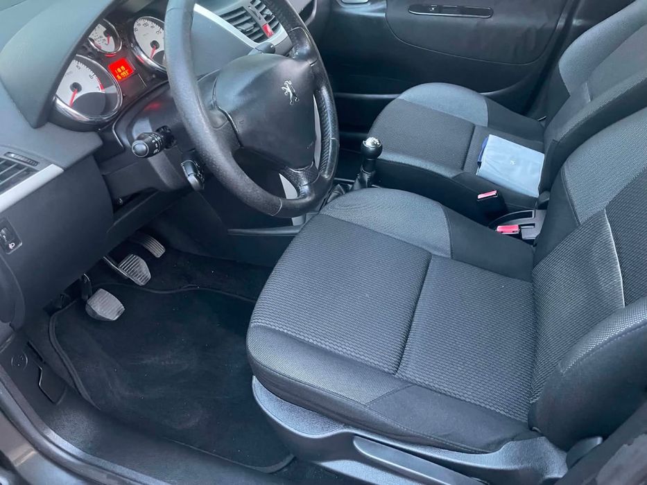 Peugeot  207 1.4 16 V 2013