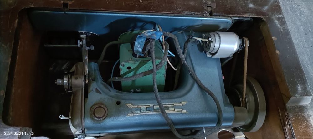 Швейная машинка антиквариат продам