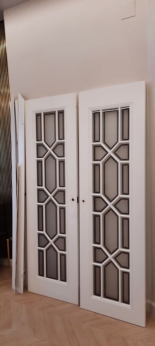 Дверь двух створчетый с полном комплекте