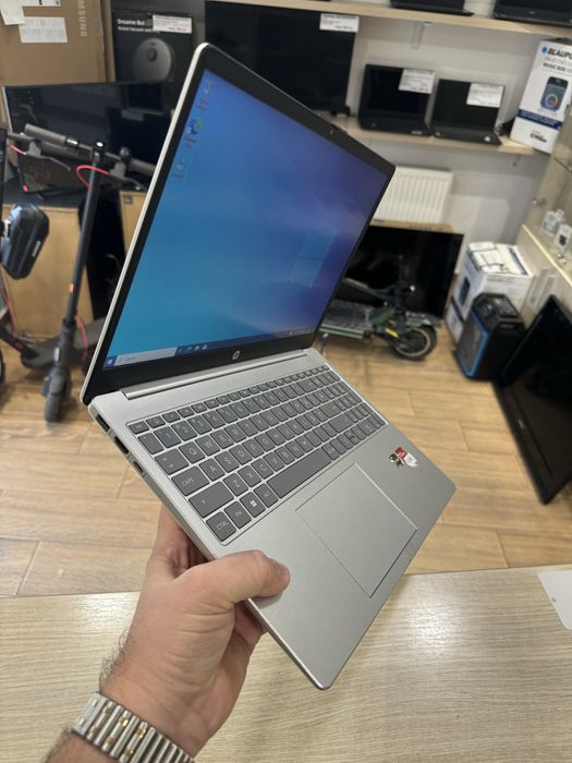 HP 15-fc0024nq AMD Ryzen 5 7520U 15.6", Full HD, IPS, 8GB / 512GB SSD