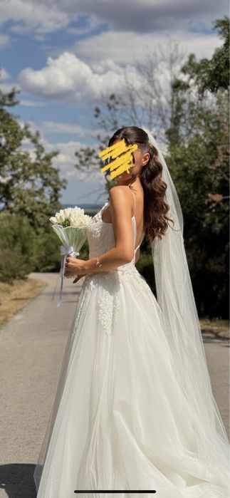 Сватбена рокля на Atelier Sposa мината през химическо