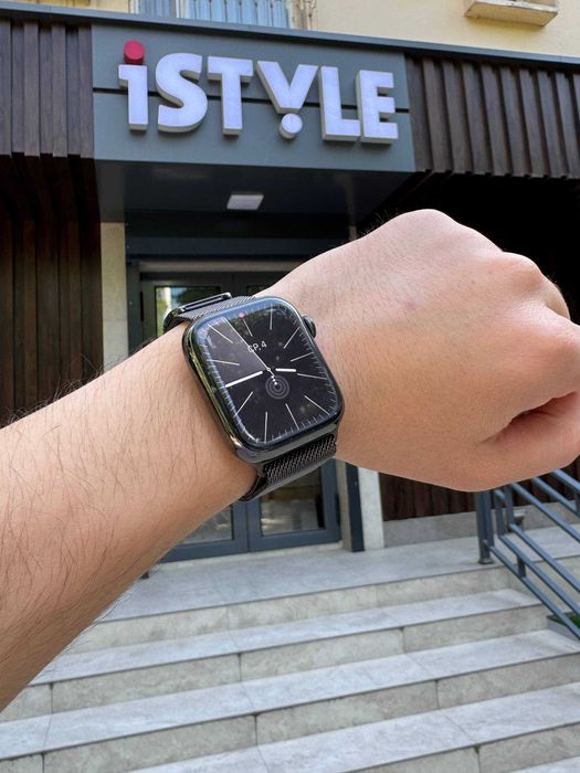 Apple iWatch 7 Series 45 mm Graphite Milanese