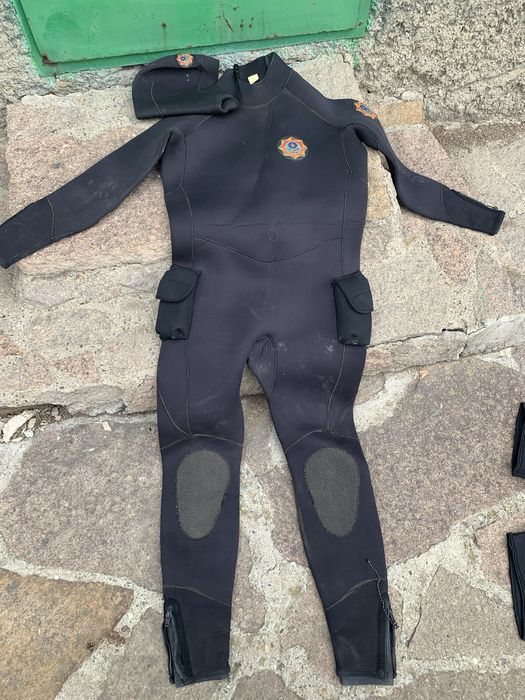 Костюмы акваланги различных типов