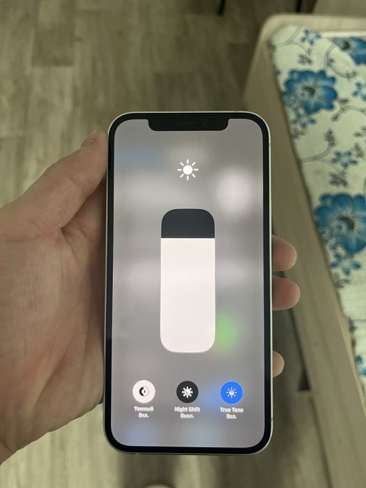 Продам Айфон 12