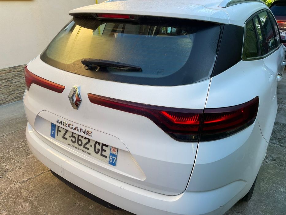 Renault megane 4 break 2021 ușor avariata 1,5 dci