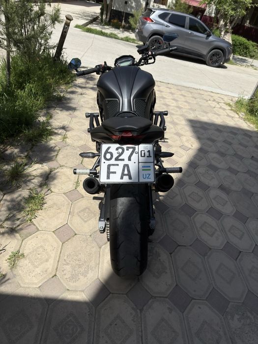 Мотоцикл Kawasaki Z1000, полностью черный, тюнинг, идеальное состояние