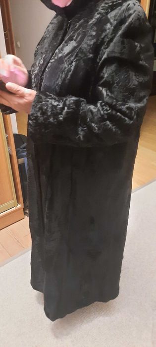 Каракульча шуба.