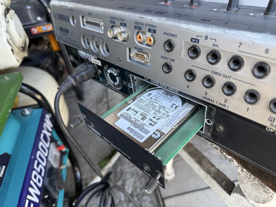 * YAMAHA AW4416 профессиональный микшер с HDD в хорошем состоянии