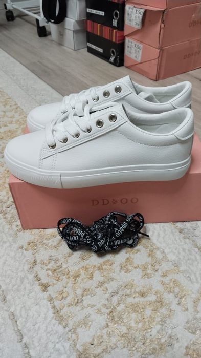 Продам новую Обувь