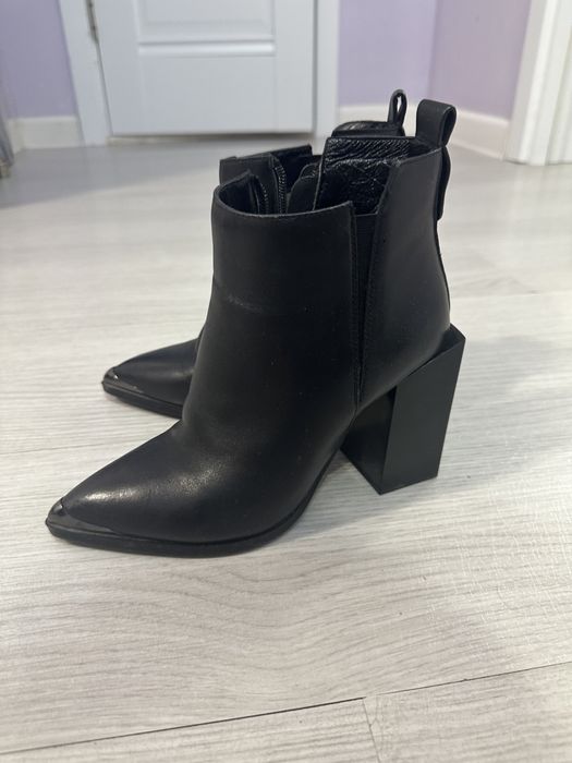 Кожаные ботильены