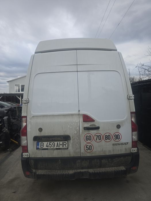 Dezmembrez Renault Master 2022